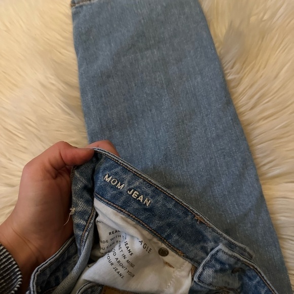 AMERICAN EAGLE Mom Jeans - Picture 7 of 8